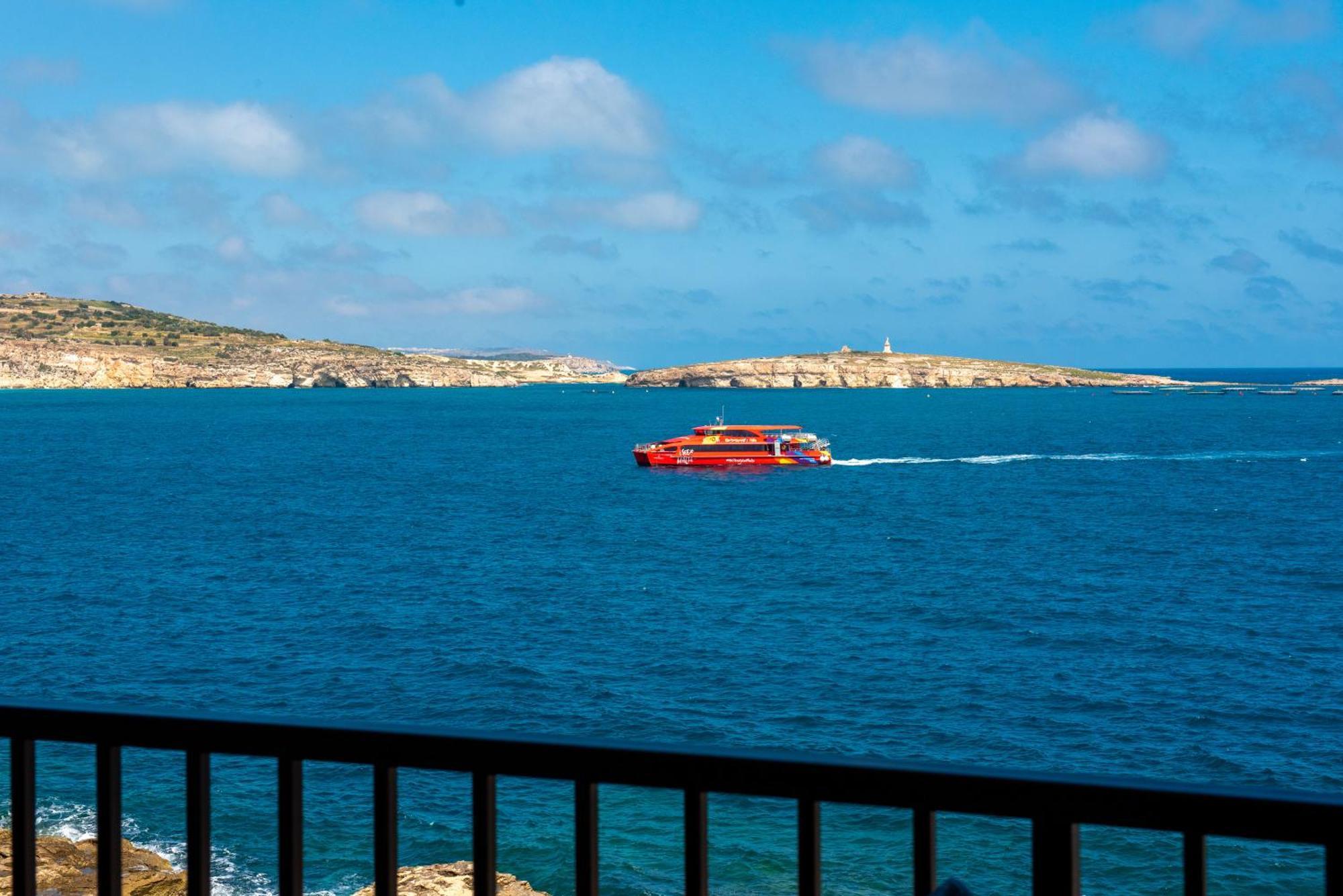 Apartment Islet Promenade Seafront With Large Corner Terrace By Getawaysmalta