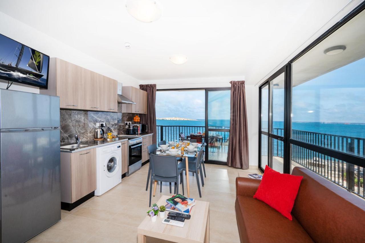 Islet Promenade Seafront With Large Corner Terrace By Getawaysmalta Appartamento *