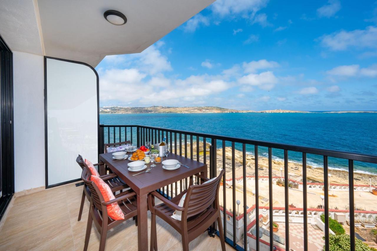 Islet Promenade Seafront With Large Corner Terrace By Getawaysmalta Appartamento